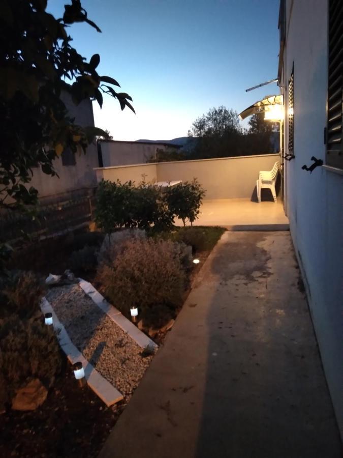 Vila Rosanda Slatine Buitenkant foto